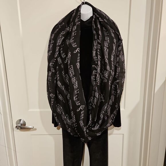 Large Lina&Lily Musical Notes Infinity Scarf - Picture 4 of 4